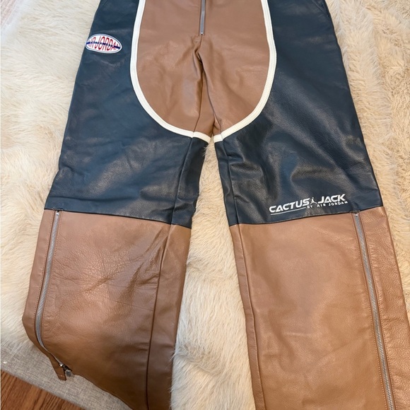 Cactus Jack x Air Jordan 2-tone Leather Pants - Picture 5 of 8